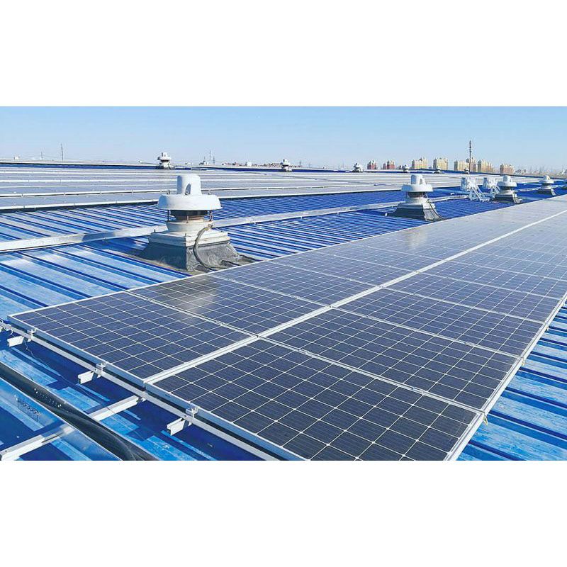 Navigating Solar Panel Mounts: A Closer Look at Metal Roofs vs. Other Roofing Materials