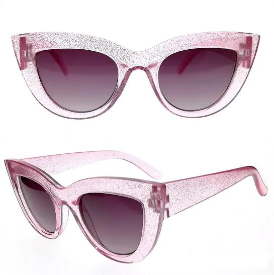Why Cat Eye Plastic Kids Sunglasses Are a Must-Have for Your Child